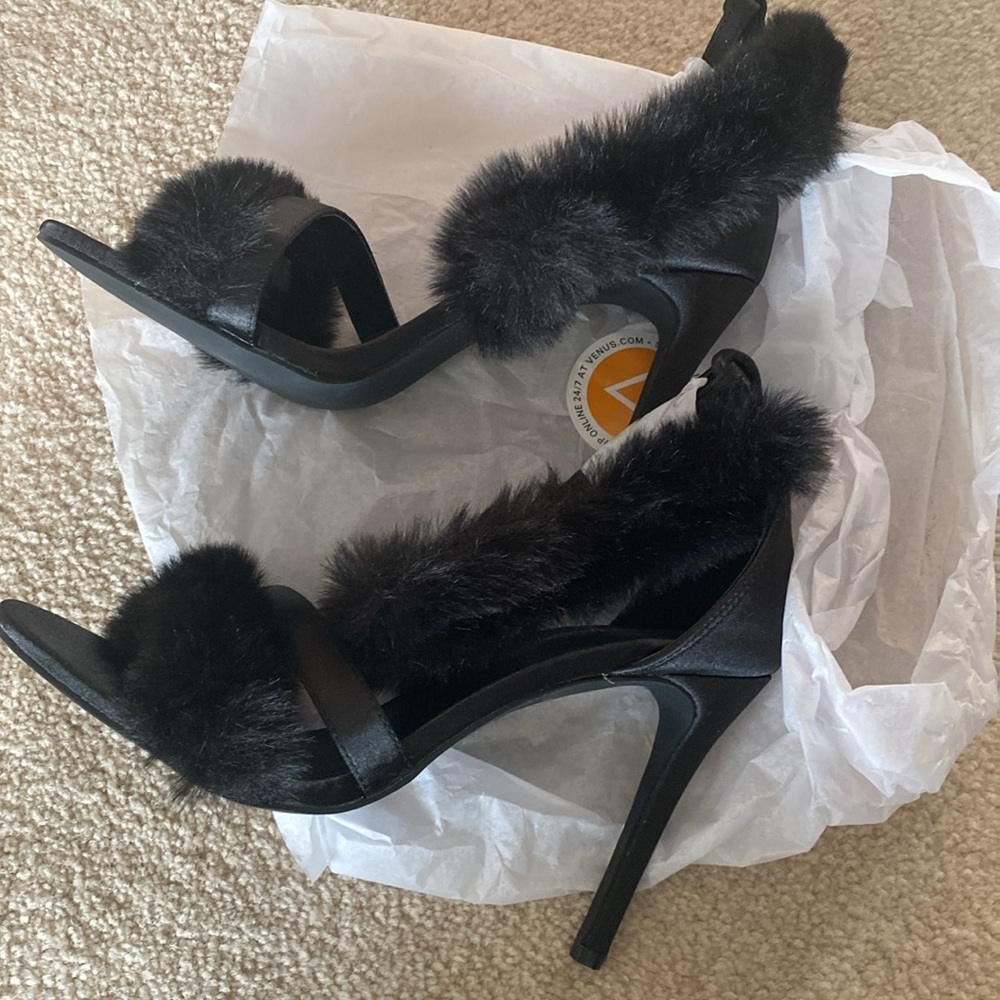 Venus New in box black fur trim heels - Picture 6 of 8